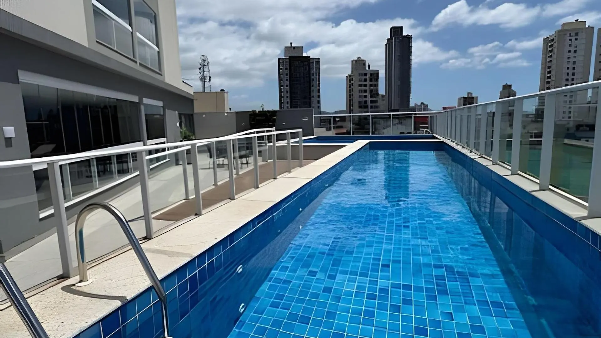 Ferienwohnung Self Checkin 24H Ape Acolhedor Em Itajai Ar E Wifi