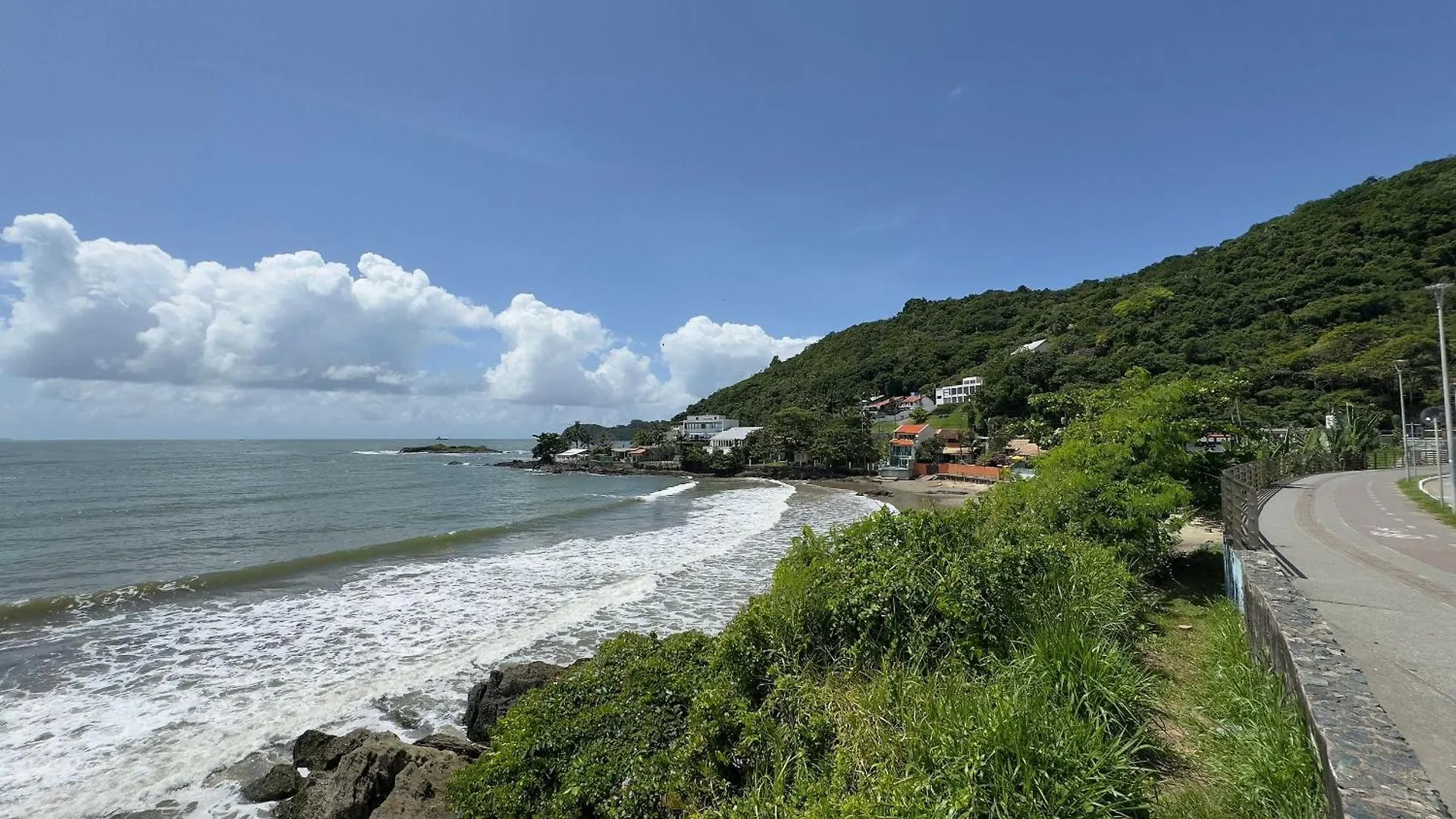 Ferienwohnung Self Checkin 24H Ape Acolhedor Em Itajai Ar E Wifi Apartment
